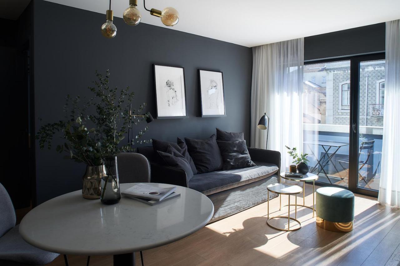 One-Bedroom Apartment Balcony City View